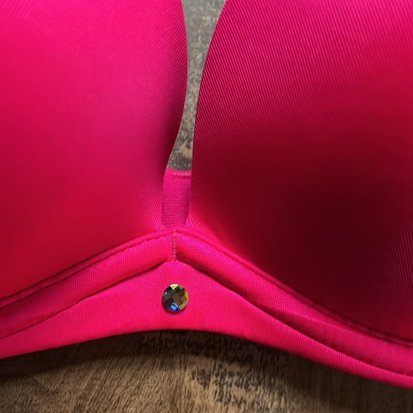 Victoria’s Secret Hot Pink Wired Bra - Picture 4 of 6
